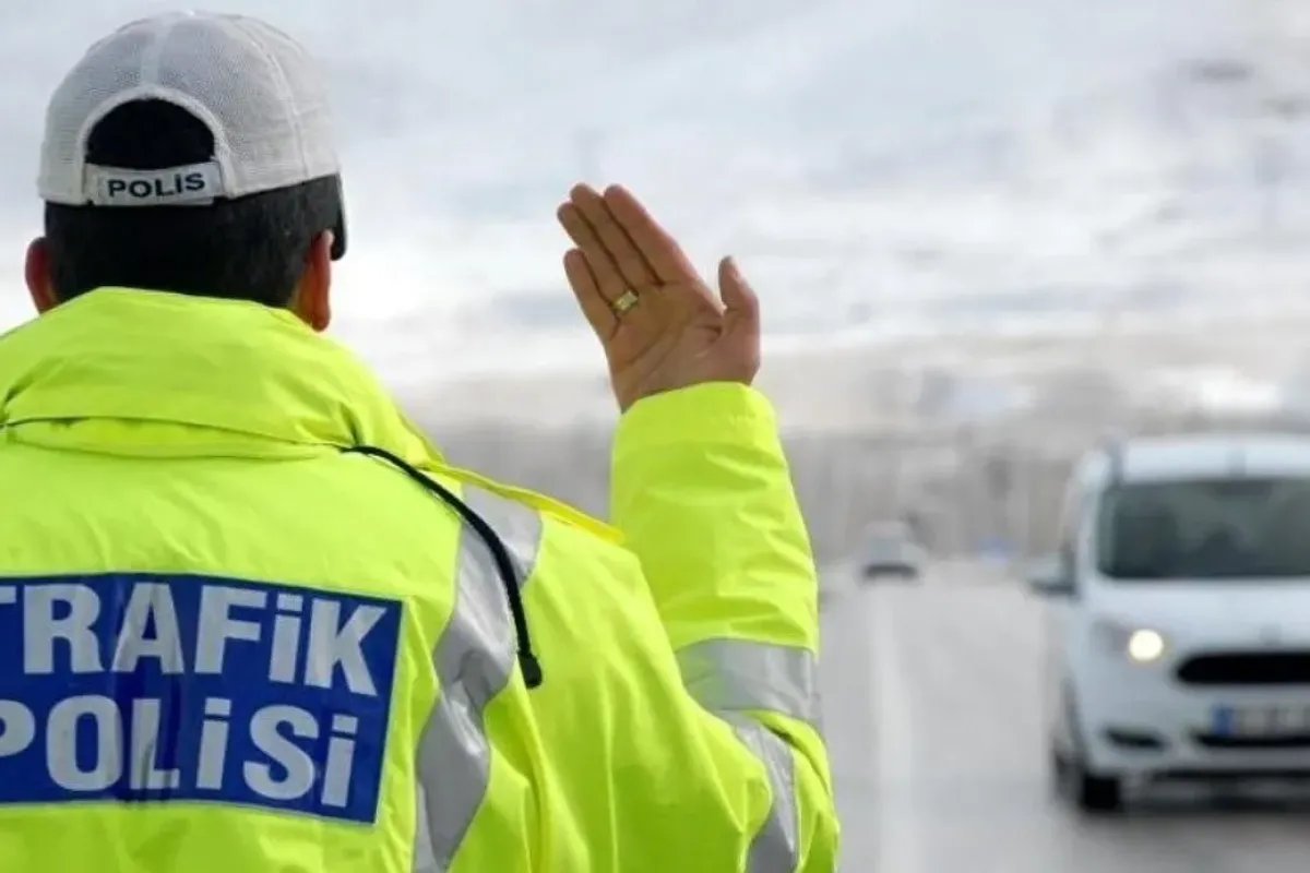 Trafik kanunu yenileniyor! Ekran, ses ve plaka kuralları değişiyor