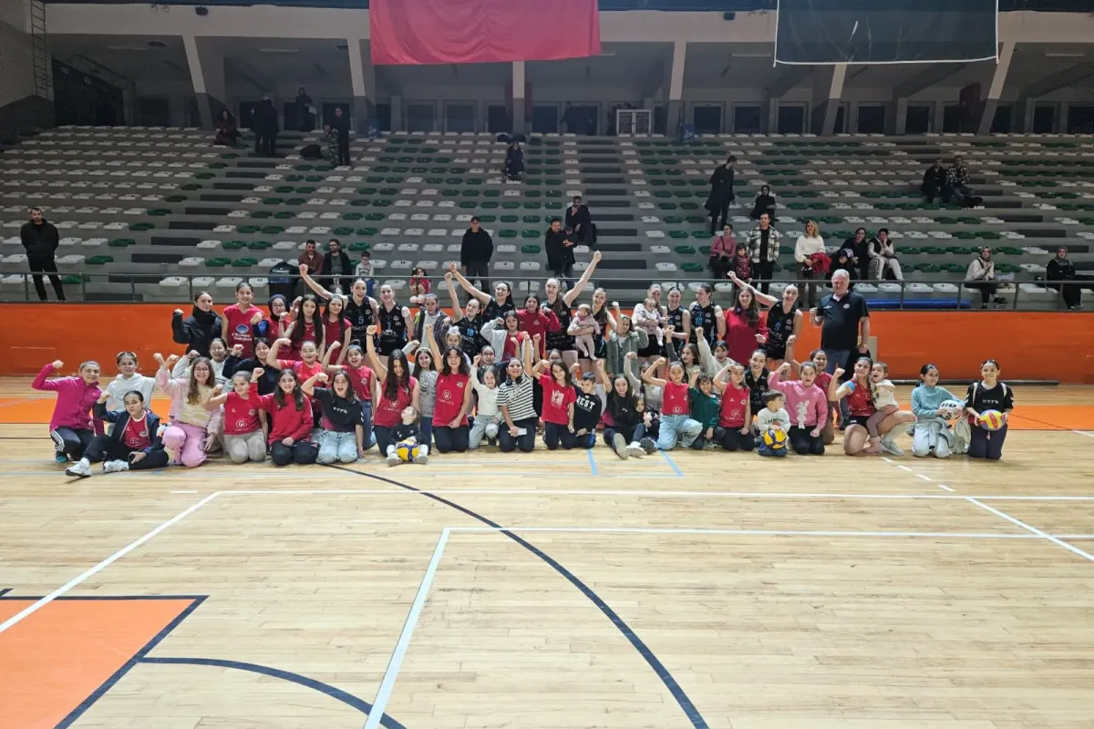 Orhaniyespor Voleybol Play-Off Yolunda Gümbür Gümbür İlerliyor