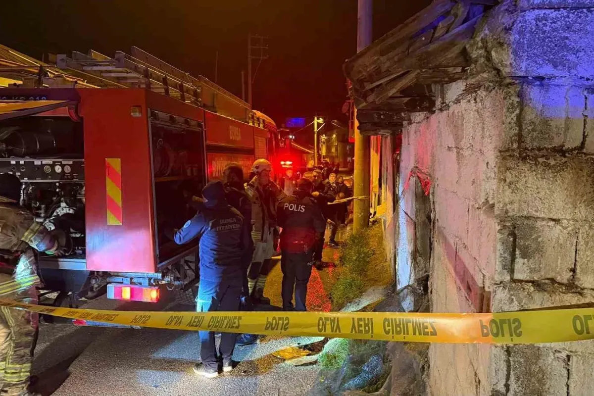 Tek katlı evde yangın: 1 ölü
