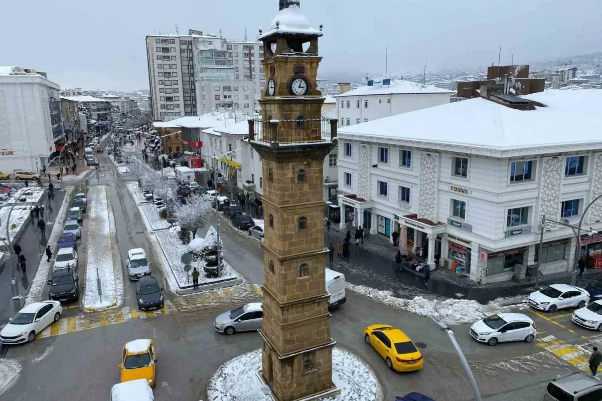 Yozgat’ta kar yağışı nedeniyle okullara 1 gün ara verildi