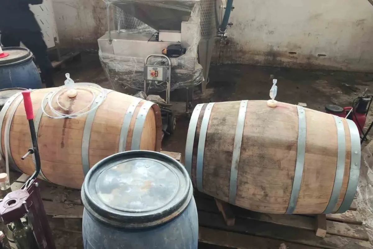 Bursa’da 800 litre kaçak şarap ele geçirildi