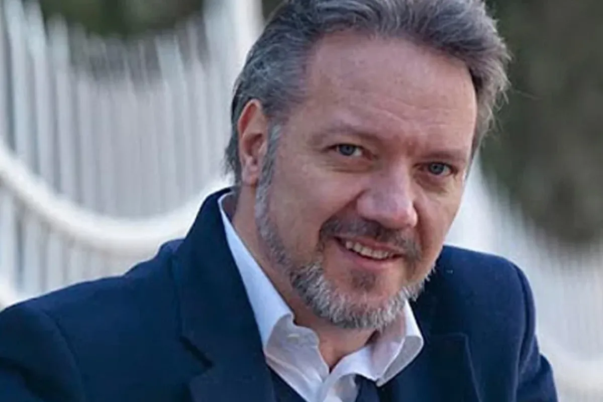 Arka Sokaklar’a Emekli Başsavcı Fevzi rolüyle Murat Serezli