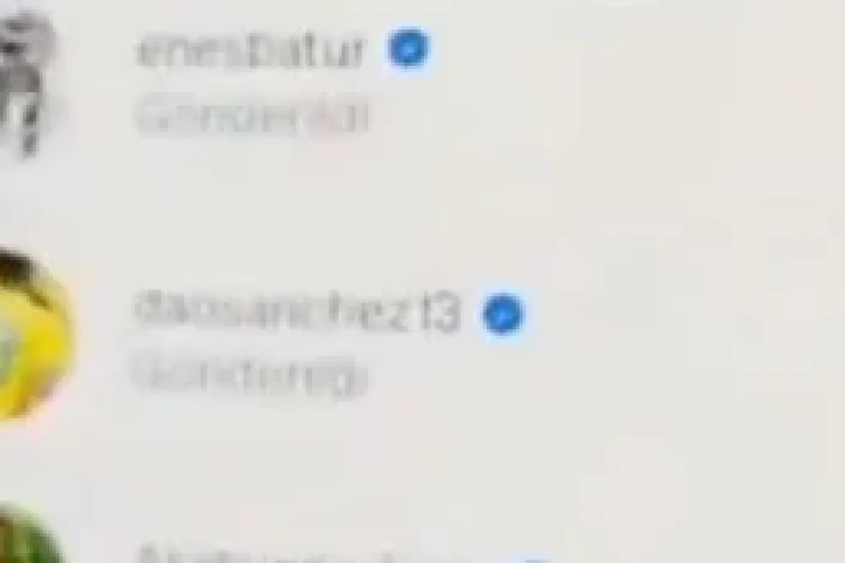 Kardeşinin instagram mesajlarını görünce neye uğradığını şaşırdı