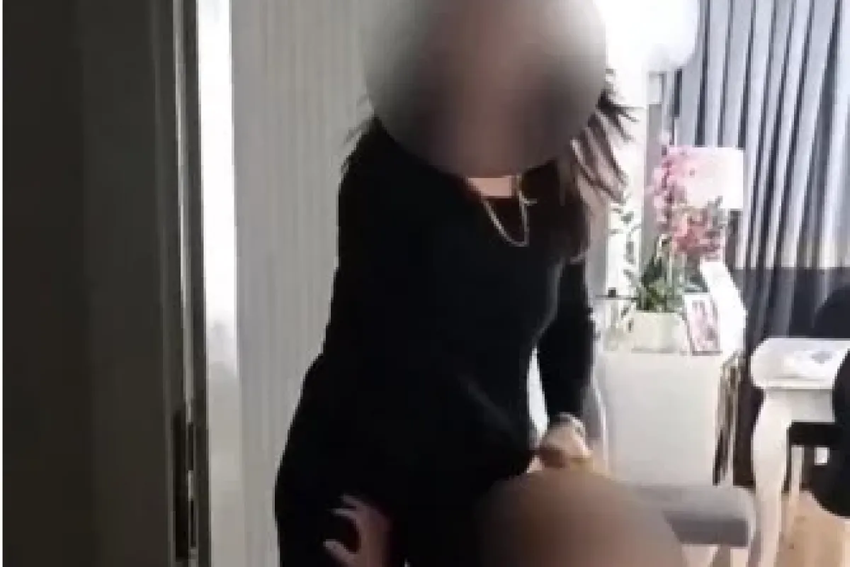 Eşini Başka Kadınla Yakaladı!