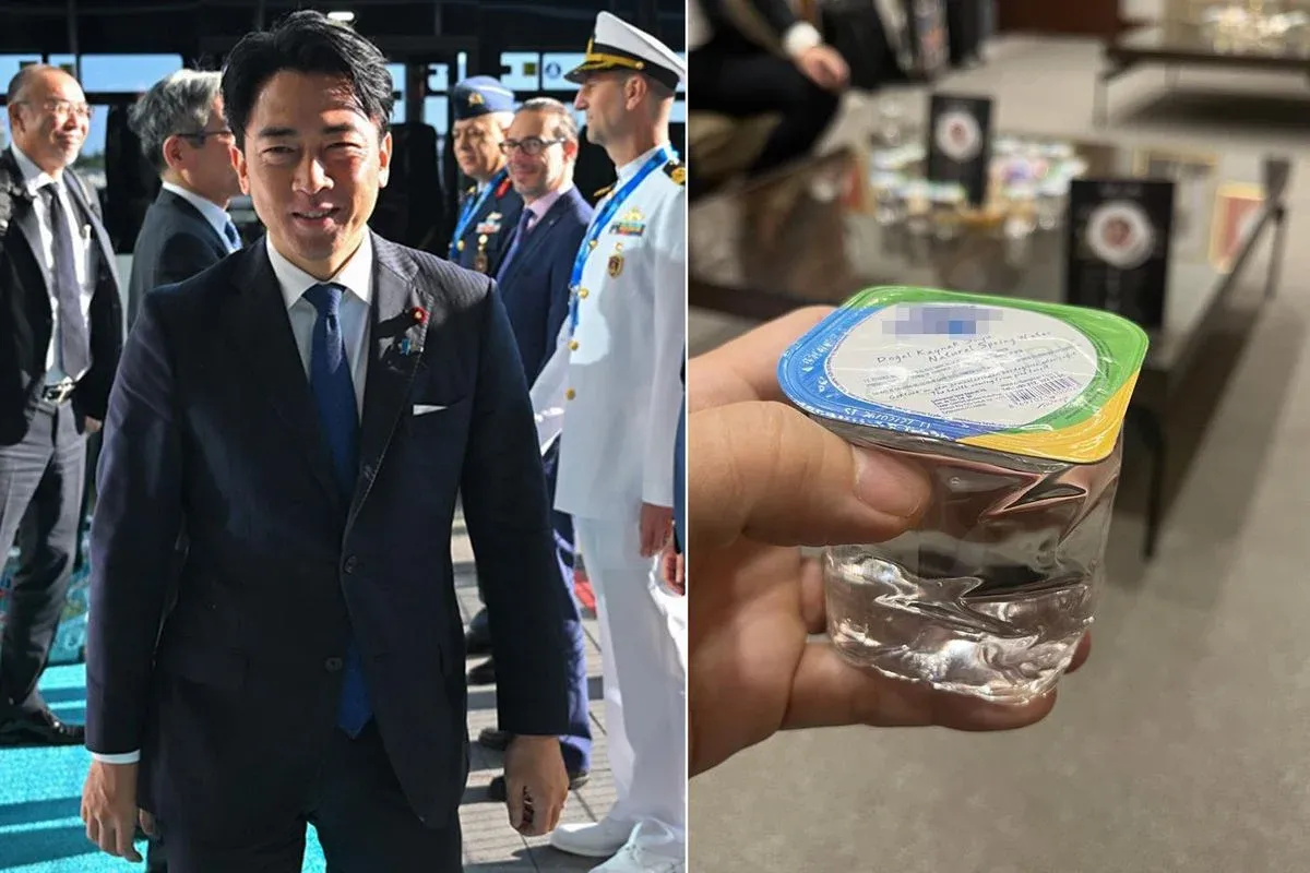 Ankara'da İlginç An! Japon Bakanın Bardak Su Yorumu Gündem Oldu