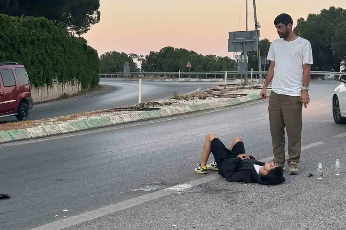 Bursa’da kontrolden çıkan motor yan yattı: 2 yaralı