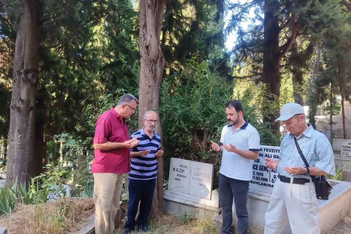 Kazım Baykal vefatının 33.yıl dönümünde mezarı başında anıldı