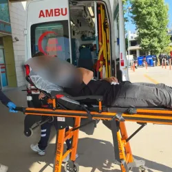 İnegöl'de akıl almaz kaza! Sürücü hastanelik oldu
