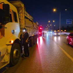 İnegöl Yolunda Nefes Kesen Anlar! Sürücünün Soğukkanlılığı Hayat Kurtardı!