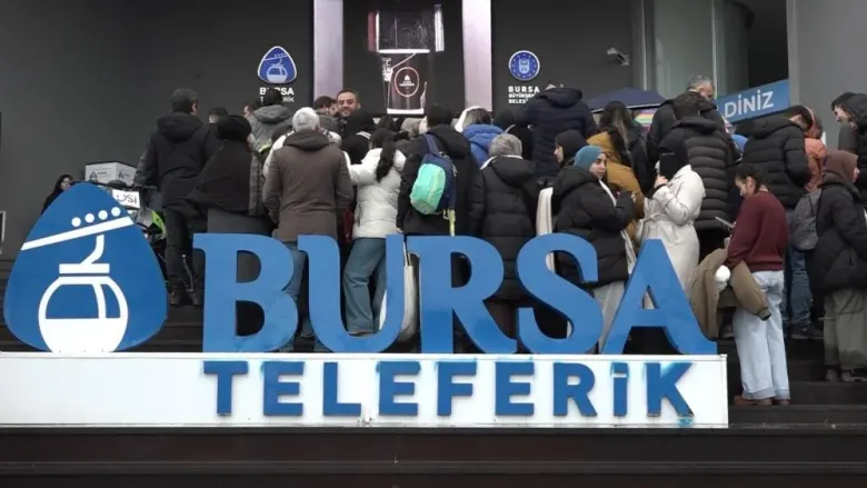 500 metreyi aşan kuyruk, sadece ona binebilmek için 500 metreyi aşan kuyruk, sadece ona binebilmek için