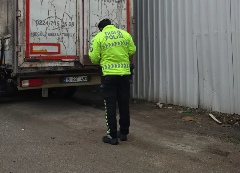 İnegöl'de sıcak dakikalar! Ekipler bölgeye sevk edildi