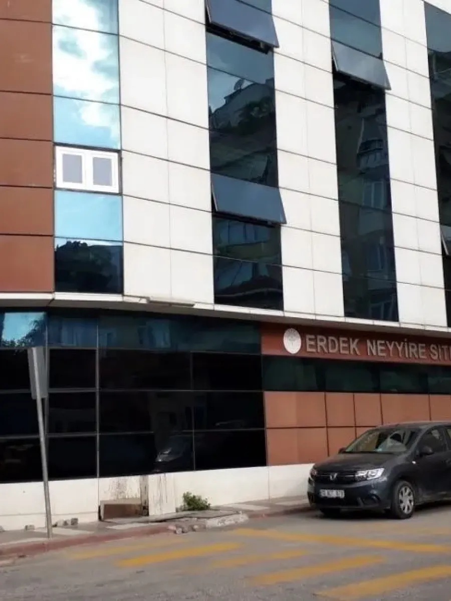 Erdek’te denize giren kadın kurtarılamadı