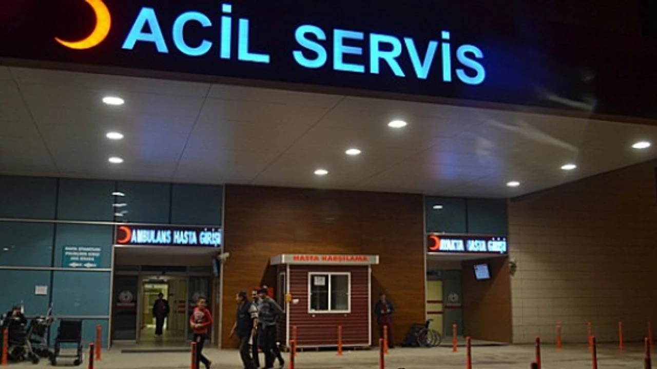 Yaşlı adam az daha bacağından oluyordu!