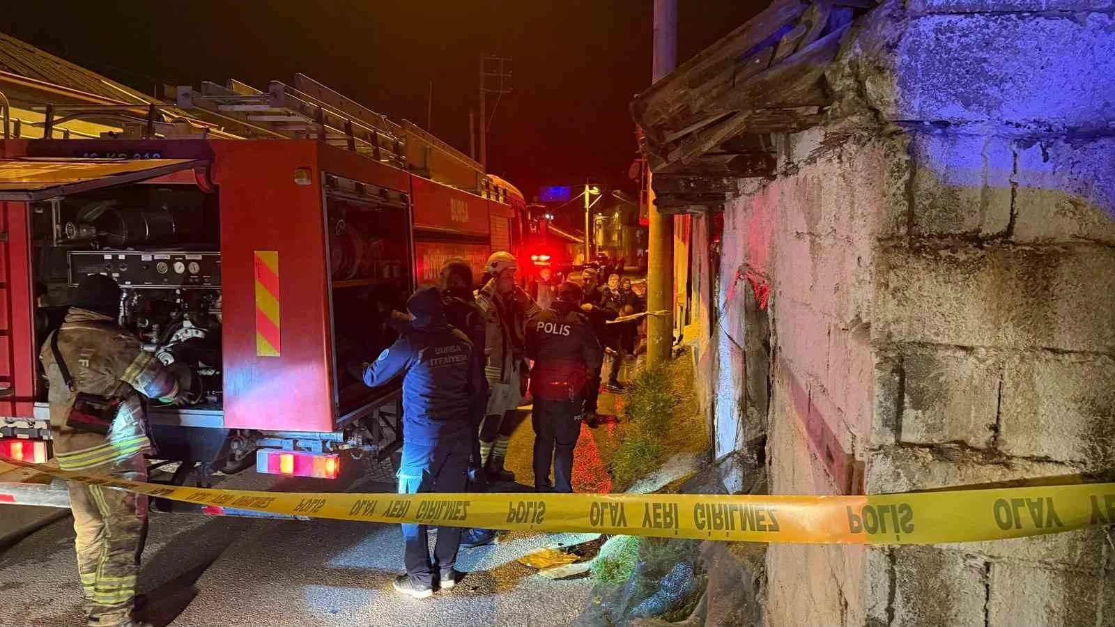 Tek katlı evde yangın: 1 ölü