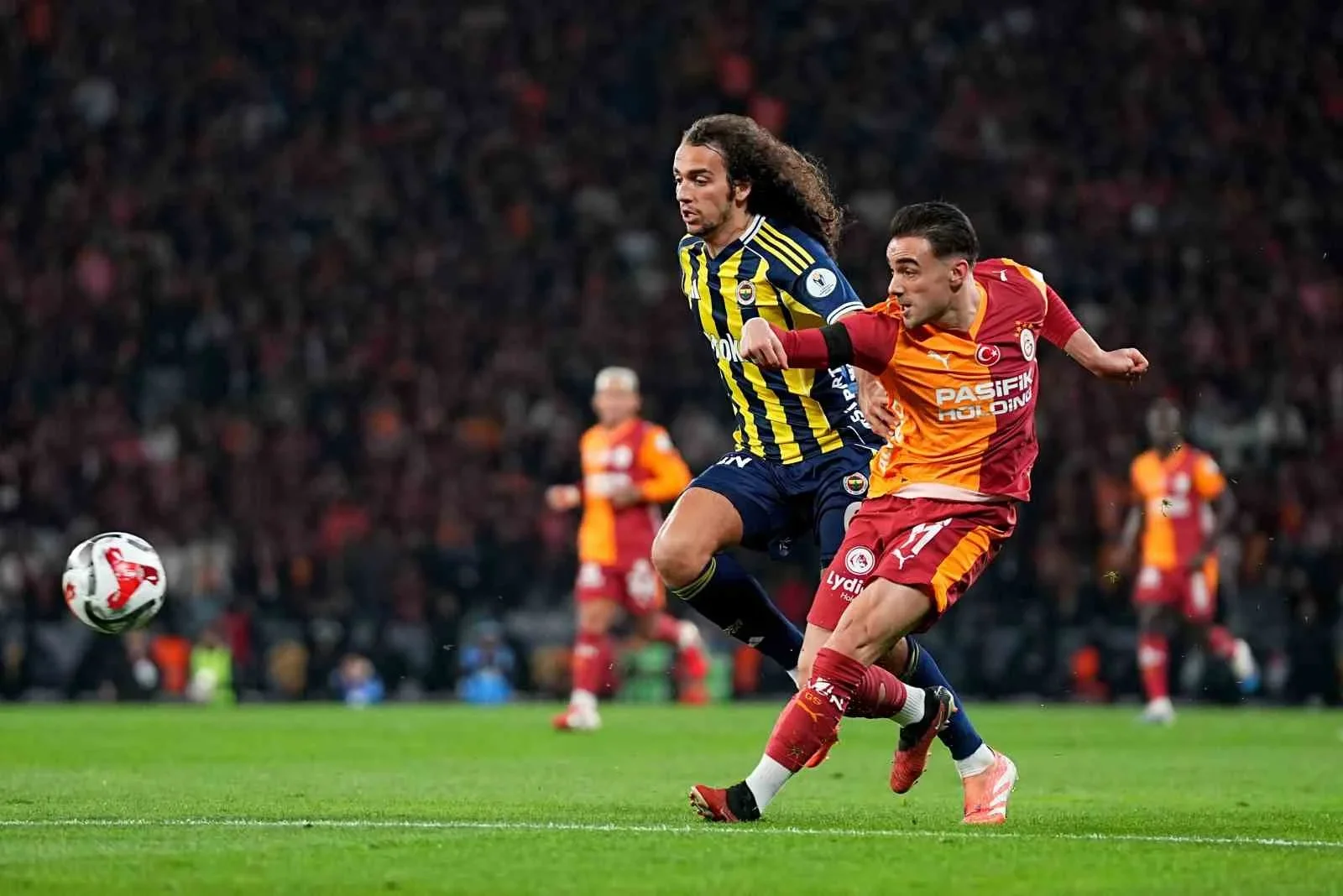 Fenerbahçe Galatasaray’ı yenerek Süper Kupa’yı kazandı