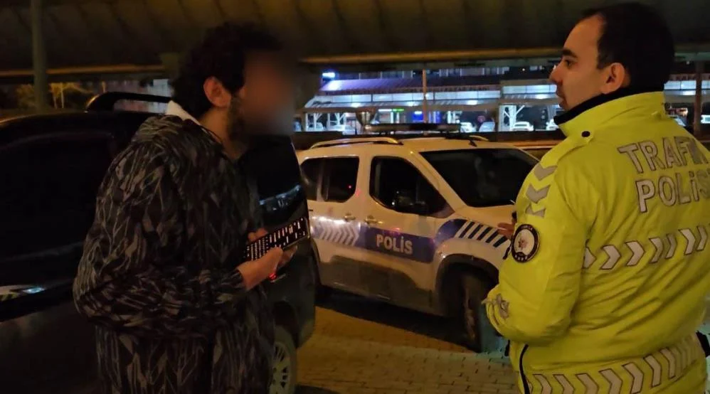 Polisi kandırmaya çalıştı! "Beni araç kullanırken gördünüz mü?"