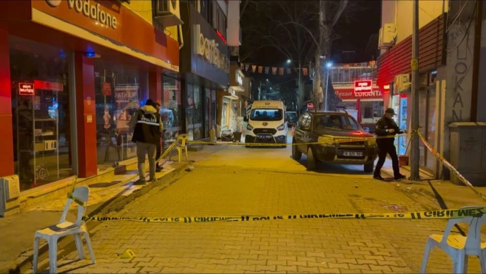 Gece yarısı silahlı saldırı kanlı bitti!