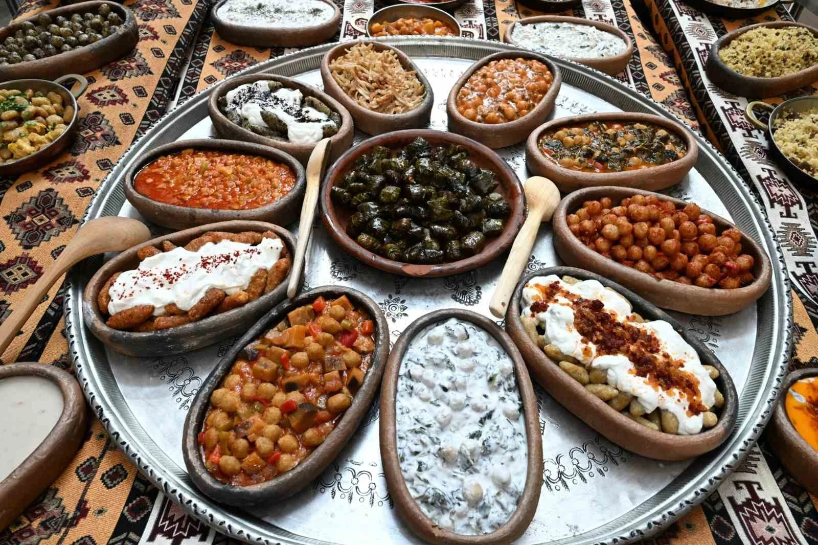 Turistler bu Türk lezzetini tatmak için akın akın sıraya giriyor