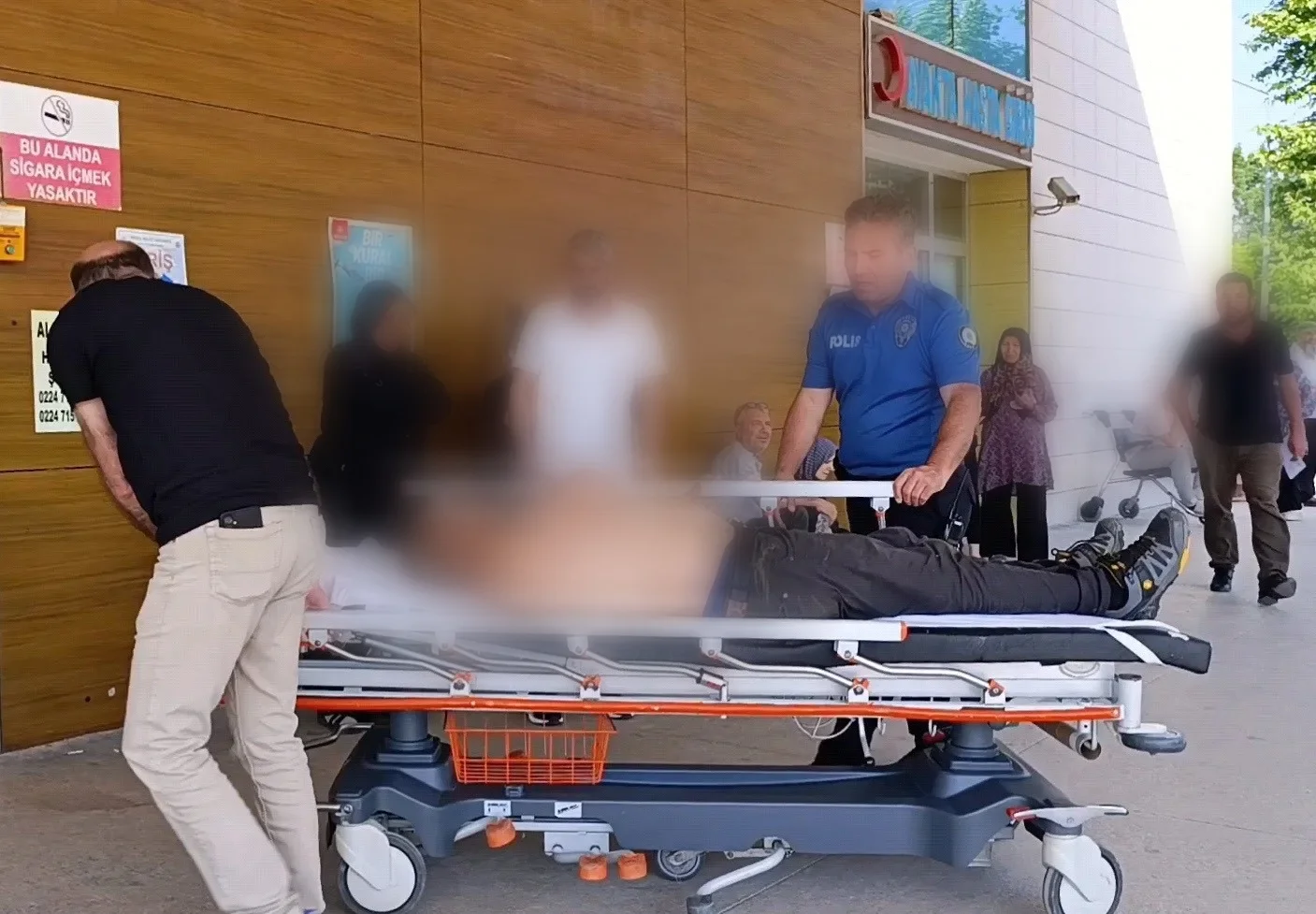 İnegöl’de kiraz ağacından düşen kişi ağır yaralandı