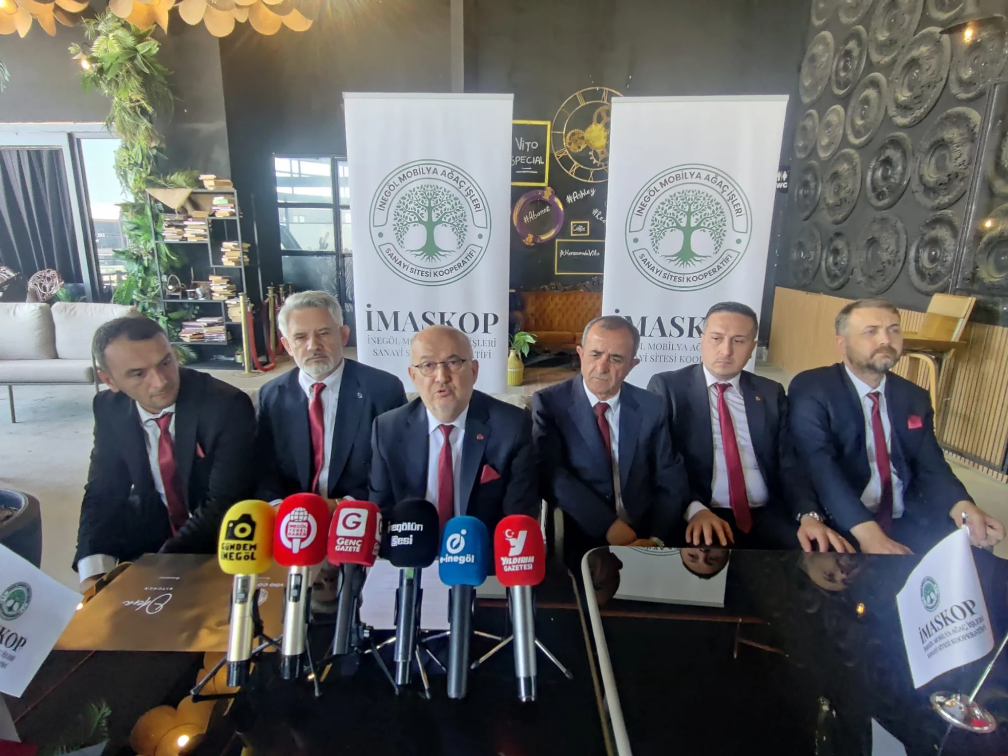 Ayhan: "İMASKOP, İnegöl mobilya sektörünün geleceğini inşa eden bir üretim modelidir"