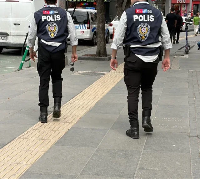 Polis üniformalarına NATO ayarı!