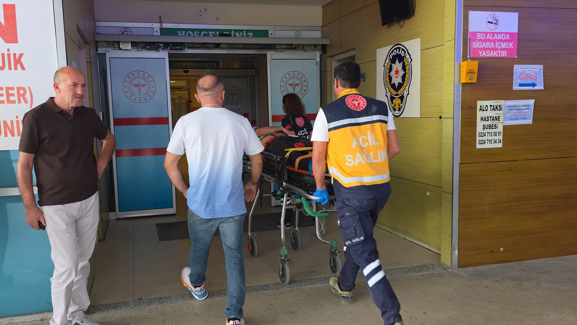 Vinçten Düşen Tuğlalar 2 İşçiyi Hastanelik Etti
