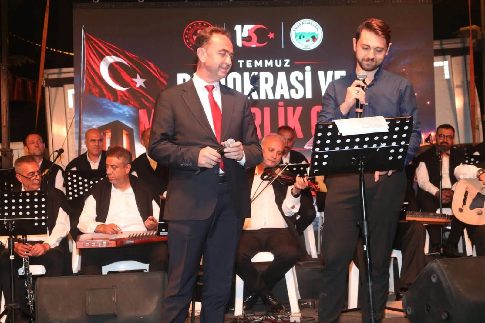 Keles'te Duygulandıran An! Başkan Ali Doğru Oğluyla Aynı Sahnede