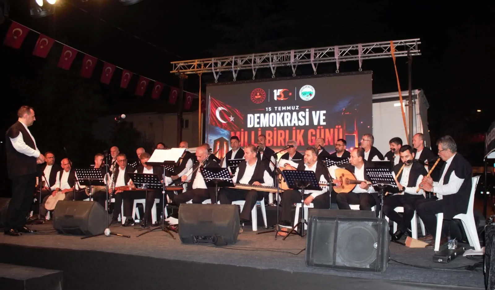 Keles'te Duygulandıran An! Başkan Ali Doğru Oğluyla Aynı Sahnede