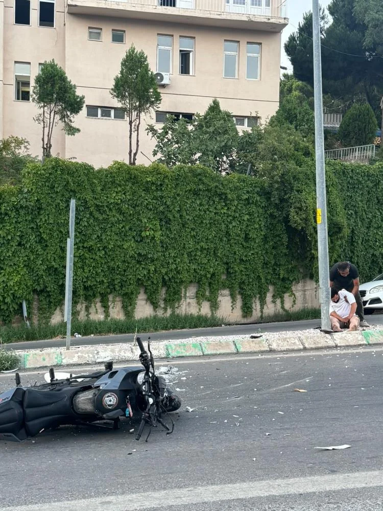 Feci Motosiklet Kazası! Kontrolden Çıkıp Metrelerce Sürüklendiler Feci Motosiklet Kazası! Kontrolden Çıkıp Metrelerce Sürüklendiler