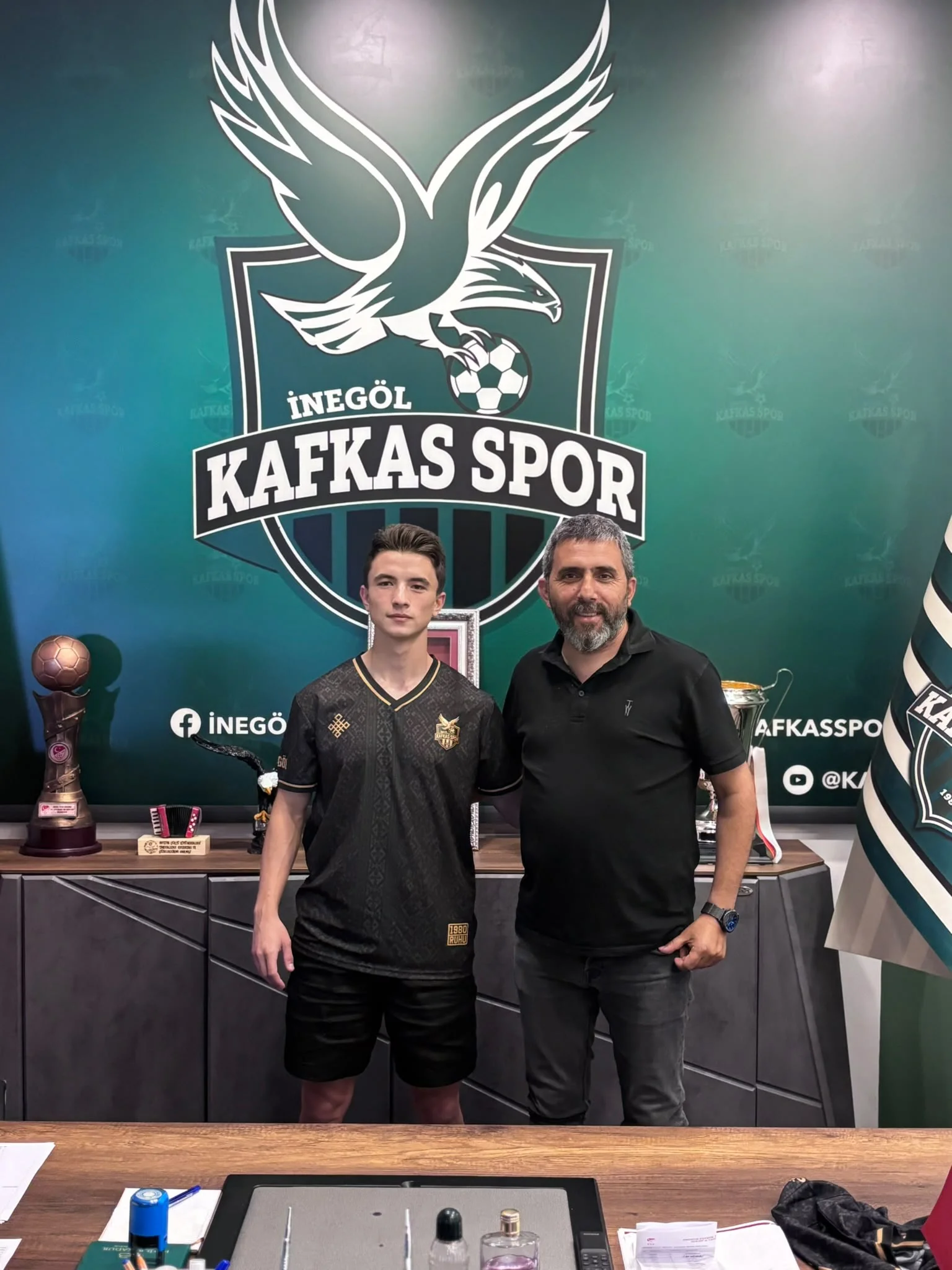 İnegöl Kafkasspor'dan Genç Transfer! Emre Suna Resmen İmzayı Attı