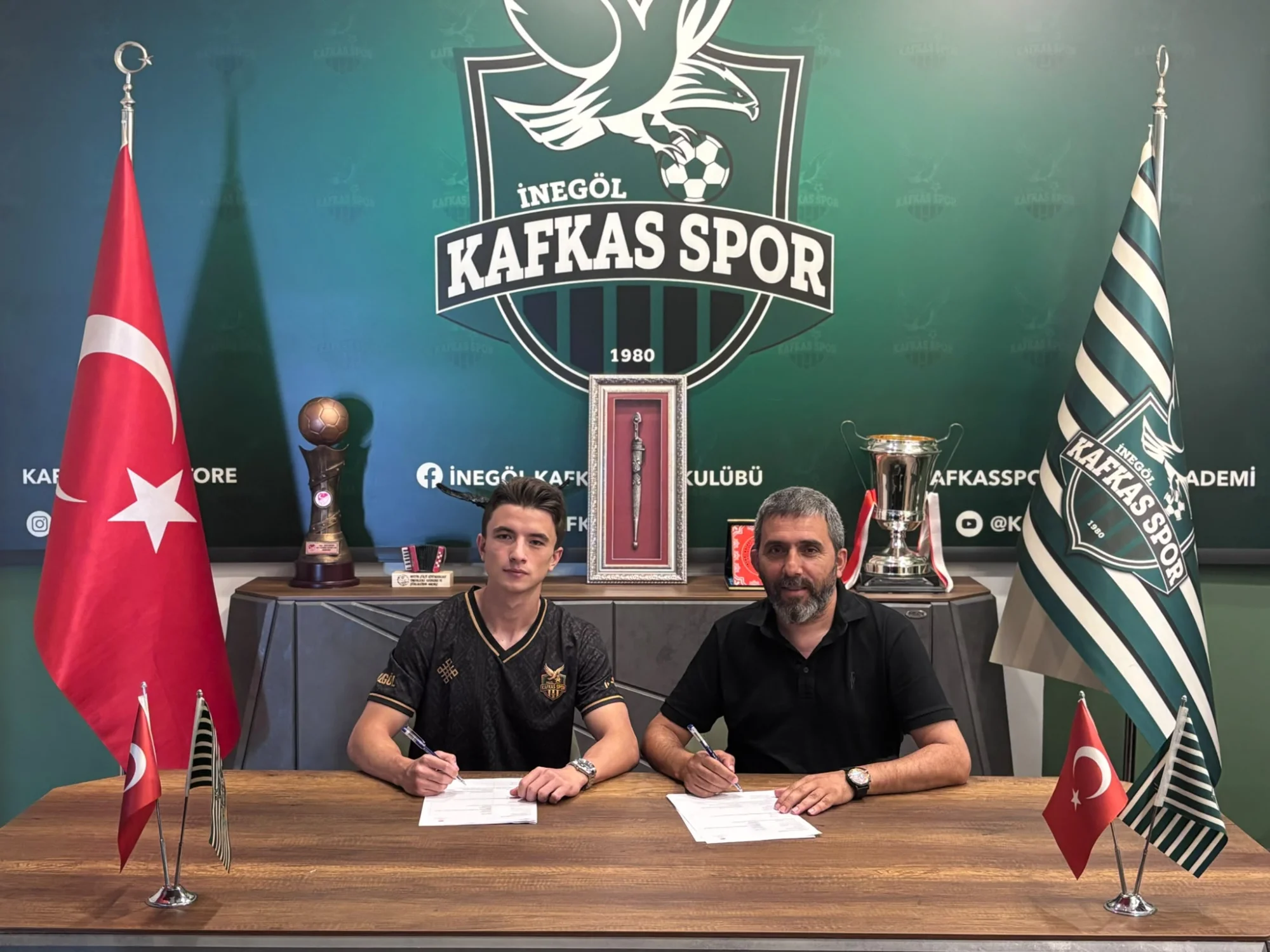 İnegöl Kafkasspor'dan Genç Transfer! Emre Suna Resmen İmzayı Attı