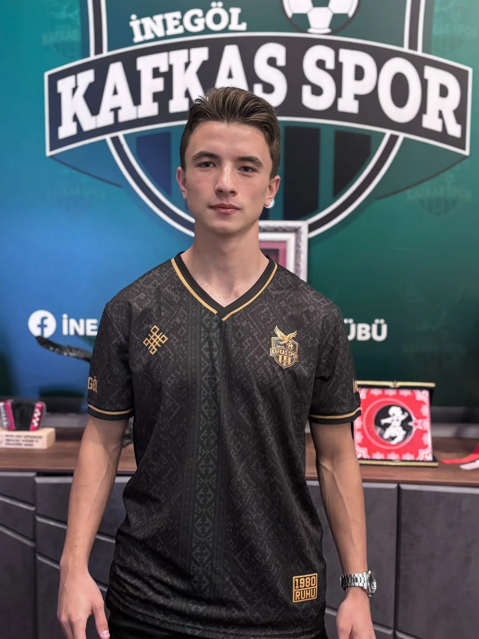 İnegöl Kafkasspor'dan Genç Transfer! Emre Suna Resmen İmzayı Attı