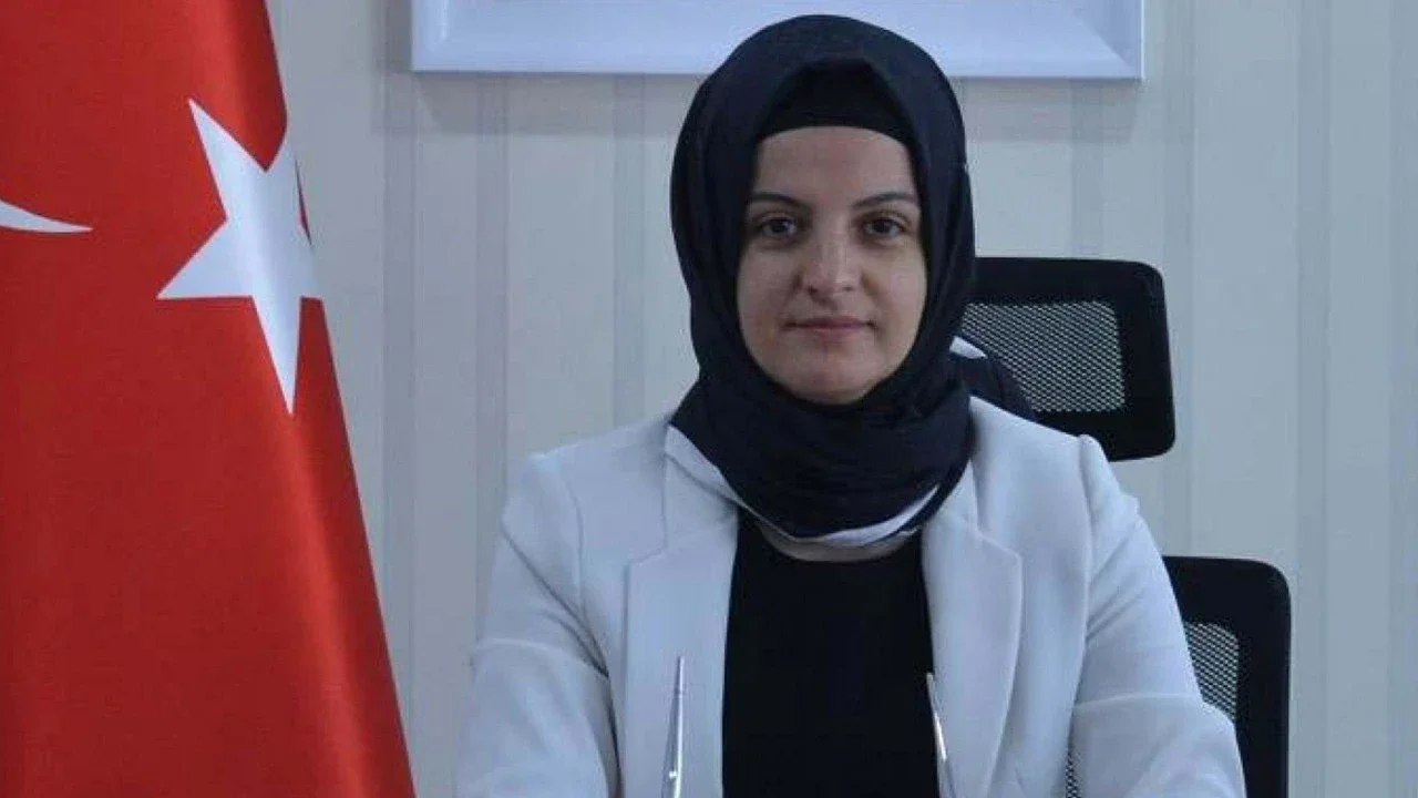 Esengül Korkmaz Çiçekli Kimdir? İstanbul Vali Yardımcılığına Atandı (Taytlı valinin eşi)