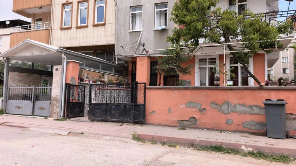 İnegöl'de 3 yaşındaki çocuk 150 kilogramın altında kaldı! Yaşam mücadelesi veriyor İnegöl'de 3 yaşındaki çocuk 150 kilogramın altında kaldı! Yaşam mücadelesi veriyor