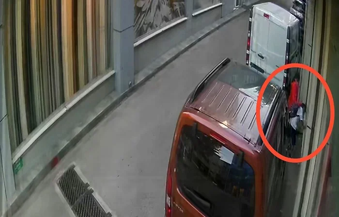 10 yaşındaki çocuk sokak ortasında saldırıya uğradı!