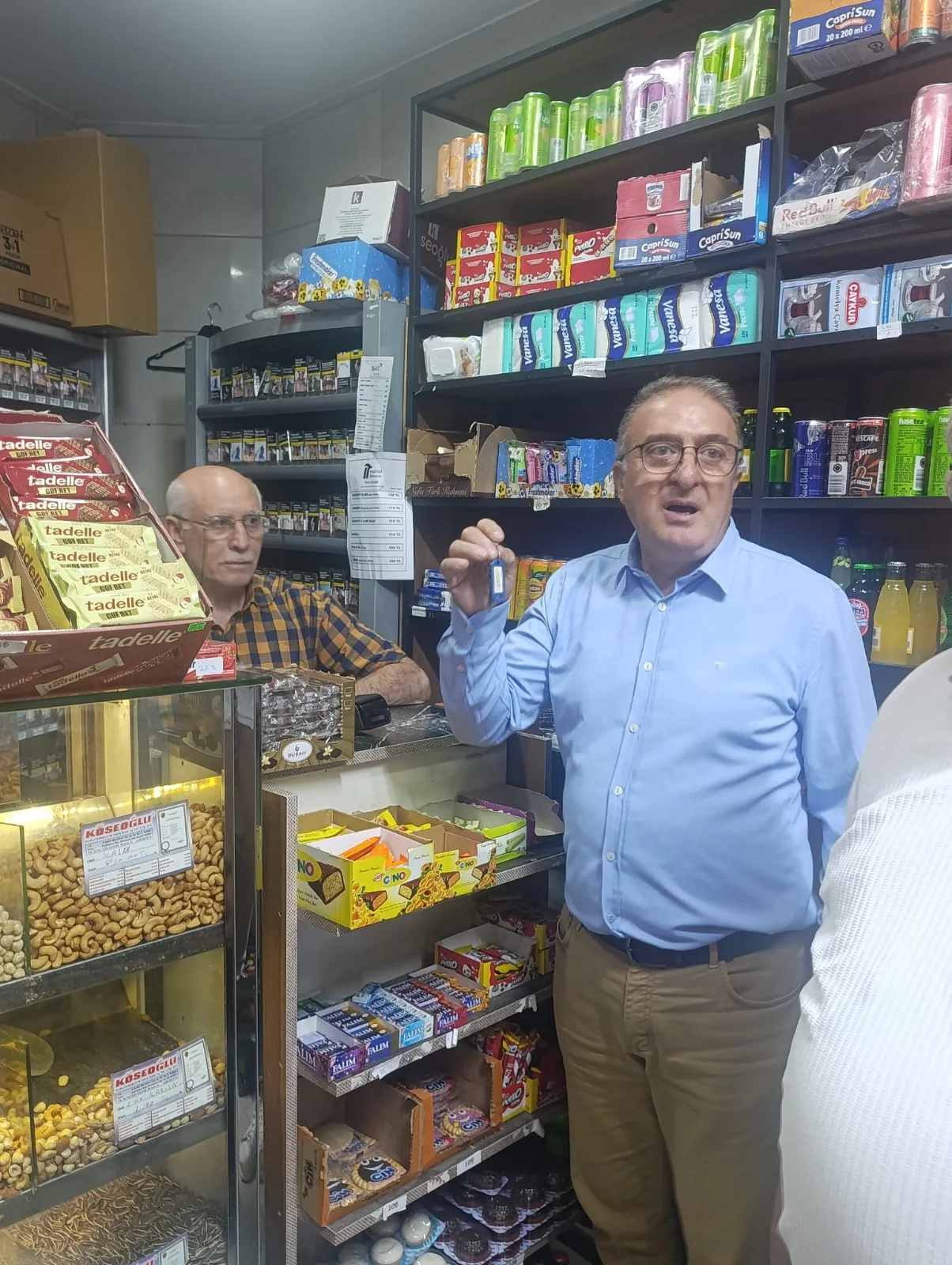 CHP İnegöl'e Kilit Vuruldu! Anahtar Bakın Kime Teslim Edildi
